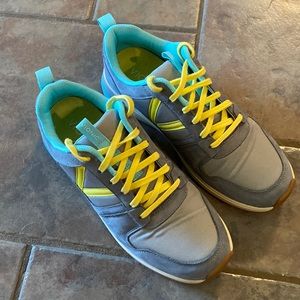 Womens Size 8 Vionic Rechelle Sneakers